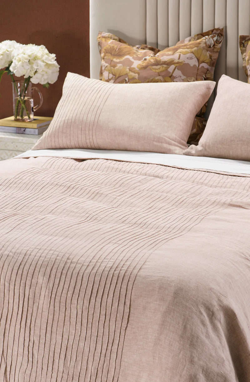 Kaiyu Pink Clay Bedspread