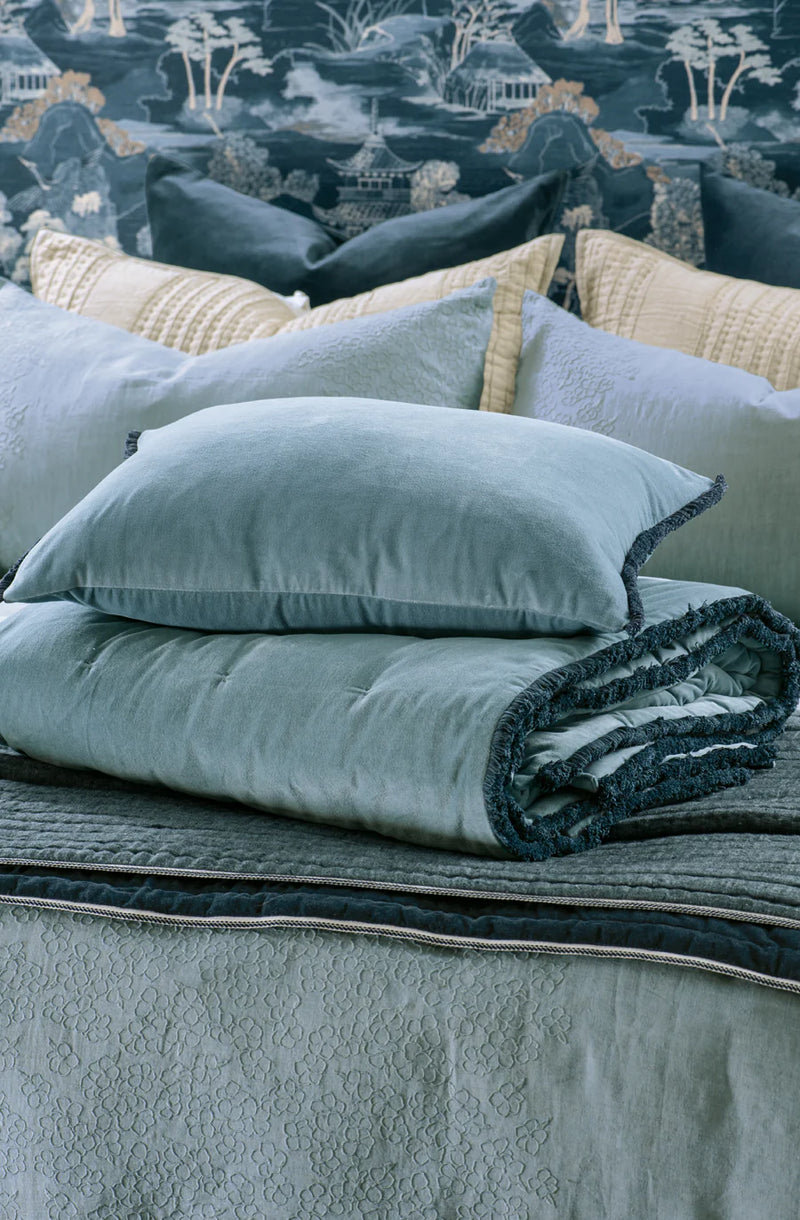 Frangia Smoke Blue Comforter