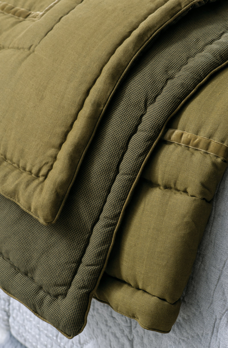 Luchesi Moss Comforter