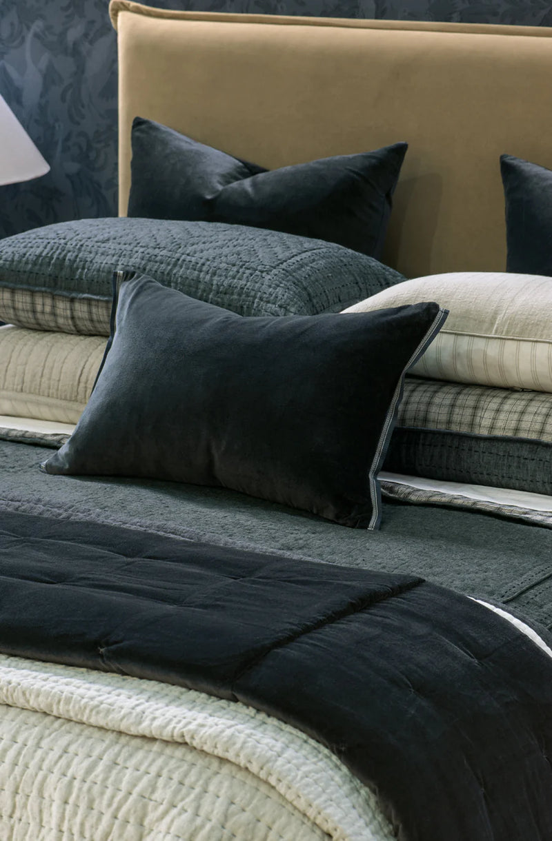 Ruban Midnight Cushion