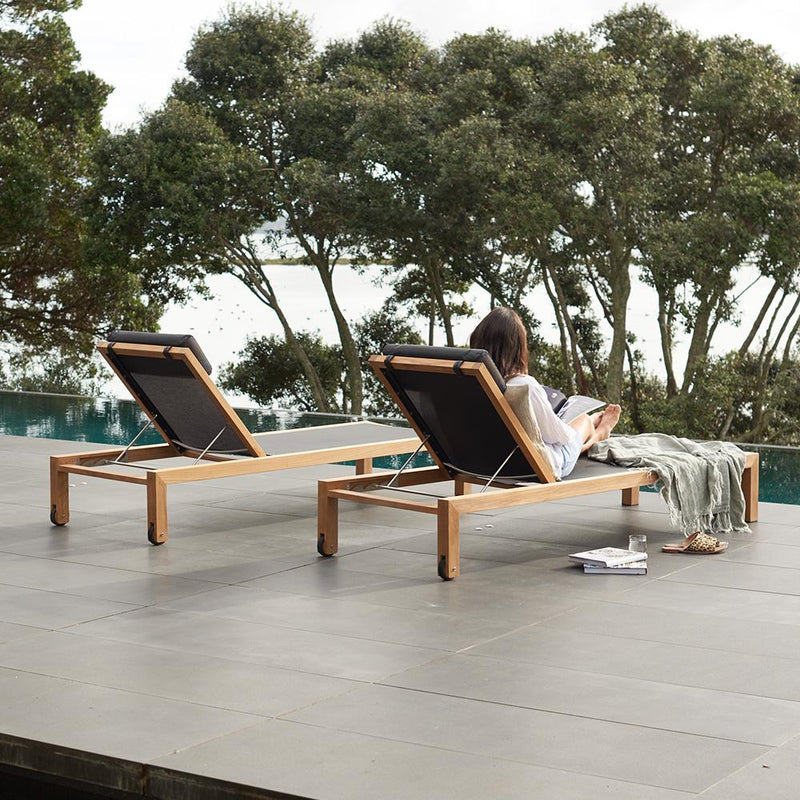 Mokaui Sun Lounger